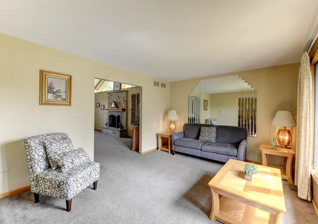 Photo 4 of Single family home for sale at 8600 Henke Dr, Tinley Park, IL 60487 | MLS# 12764997 | Listing updated on 2026-09-21