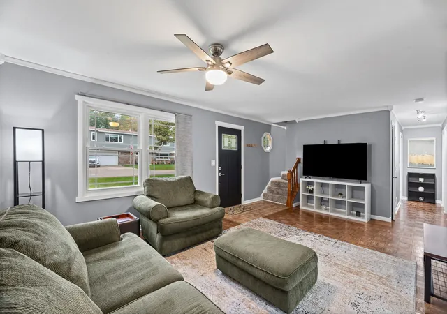 Photo 3 of Single family home for sale at 5216 Palm St, Mc Henry, IL 60051 | MLS# 12764998 | Listing updated on 2026-10-07