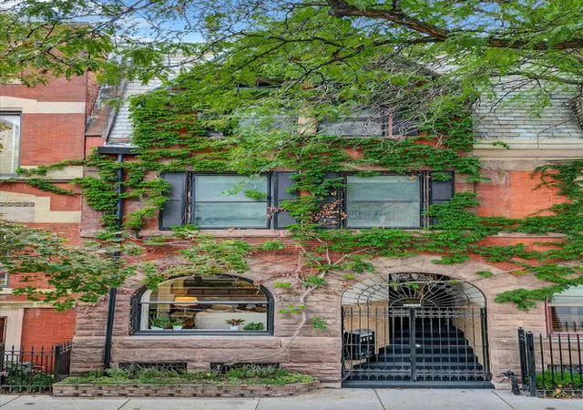 Photo 1 of Single family home for sale at 1034 N La Salle Dr, Chicago, IL 60610 | MLS# 12765008 | Listing updated on 2026-09-29