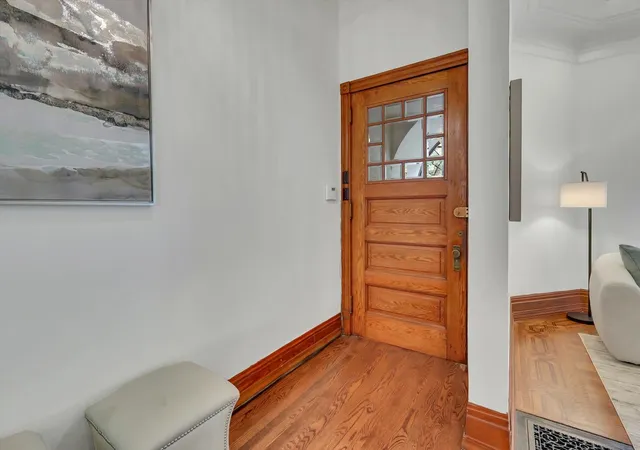 Photo 4 of Single family home for sale at 1034 N La Salle Dr, Chicago, IL 60610 | MLS# 12765008 | Listing updated on 2026-09-29