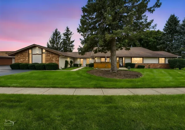 Condo for sale at 4905 W Oakwood Dr #D, McHenry, IL 60050 | MLS# 12765010
