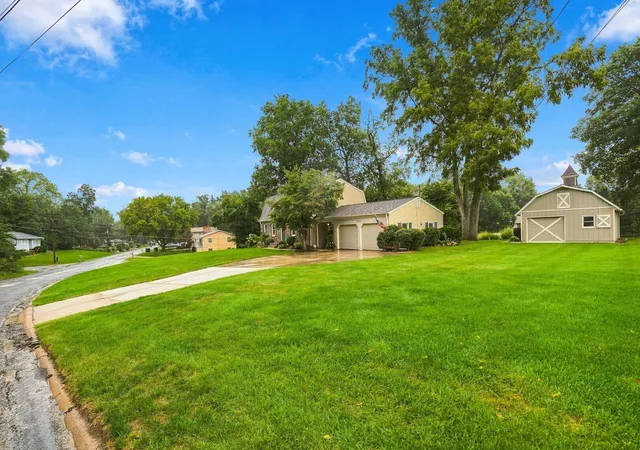 Photo 3 of Single family home for sale at 8303 54 Street, Coal Valley, IL 61240 | MLS# 12765012 | Listing updated on 2026-10-01