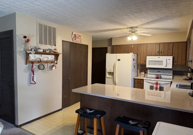 Photo 4 of Sale Pending at 374 Northwood Ln, Salem, IL 62881 | MLS# 12765014 | Listing updated on 2026-09-27