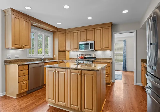 Photo 4 of Single family home for sale at 363 Newman Ct, Lake Bluff, IL 60044 | MLS# 12765018 | Listing updated on 2026-09-28