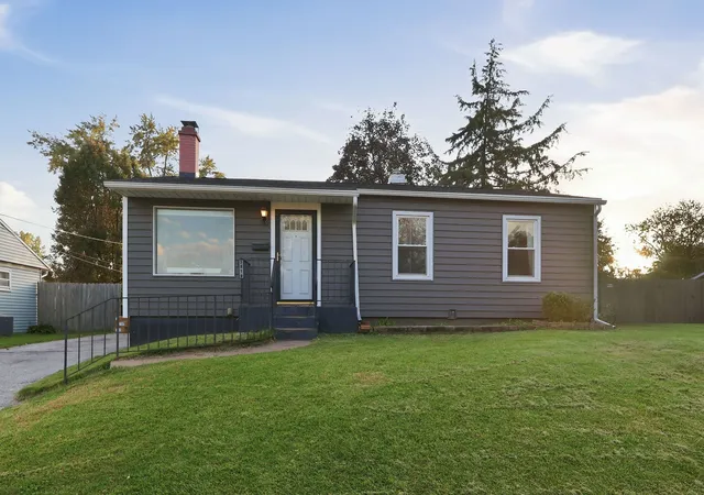 Single family home for sale at 3819 Sunnyside Ave, Davenport, IA 52802 | MLS# 12765023