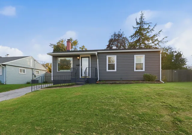 Photo 1 of Single family home for sale at 3819 Sunnyside Ave, Davenport, IA 52802 | MLS# 12765023 | Listing updated on 2026-10-20