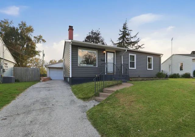 Photo 2 of Single family home for sale at 3819 Sunnyside Ave, Davenport, IA 52802 | MLS# 12765023 | Listing updated on 2026-10-20