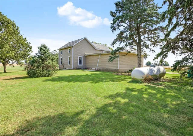 Photo 3 of Single family home for sale at 27256 N 2850 East Rd, Chenoa, IL 61726 | MLS# 12765024 | Listing updated on 2026-10-05