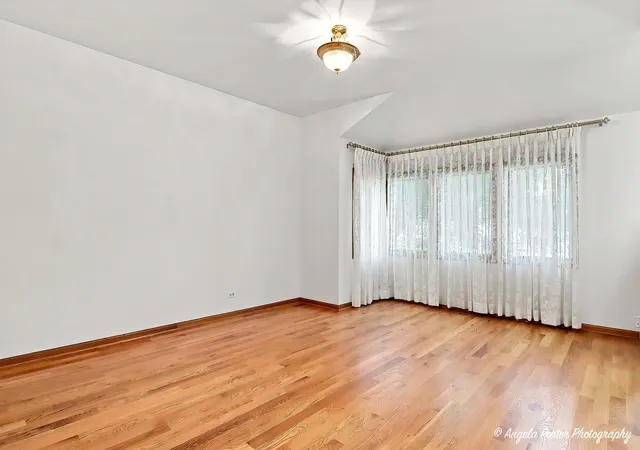 Photo 3 of Single family home for sale at 872 Harvest Ct, Antioch, IL 60002 | MLS# 12765027 | Listing updated on 2026-09-23