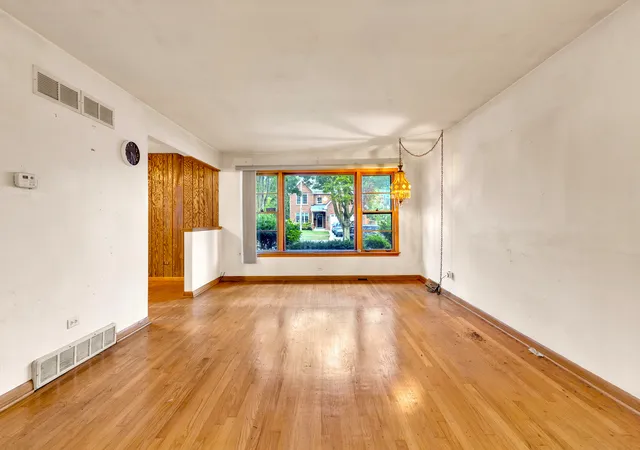 Photo 3 of Sale Pending at 10220 S Kostner Ave, Oak Lawn, IL 60453 | MLS# 12765028 | Listing updated on 2026-09-24