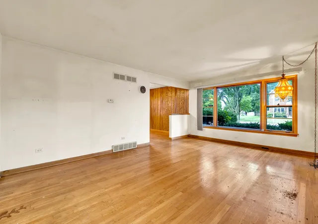 Photo 3 of Sale Pending at 10220 S Kostner Ave, Oak Lawn, IL 60453 | MLS# 12765028 | Listing updated on 2026-09-24