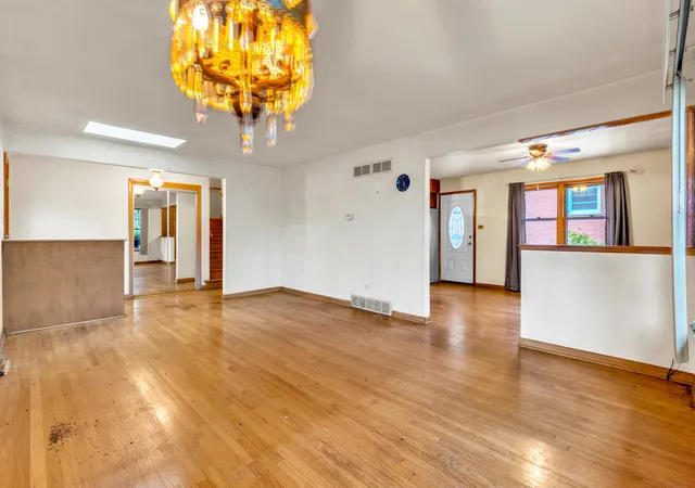 Photo 4 of Sale Pending at 10220 S Kostner Ave, Oak Lawn, IL 60453 | MLS# 12765028 | Listing updated on 2026-09-24