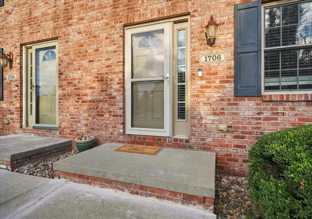 Photo 3 of Townhouse for sale at 1706 Glenbridge Rd, Bloomington, IL 61704 | MLS# 12765029 | Listing updated on 2026-10-01