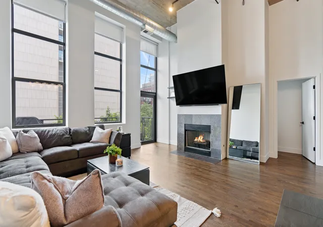 Photo 3 of Condo for sale at 758 N Larrabee St #319, Chicago, IL 60654 | MLS# 12765033 | Listing updated on 2026-09-22