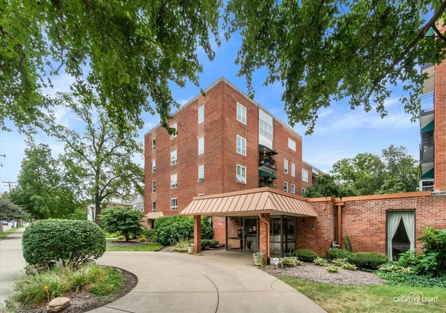 Condo for sale at 450 W Downer Pl #2A, Aurora, IL 60506 | MLS# 12765034
