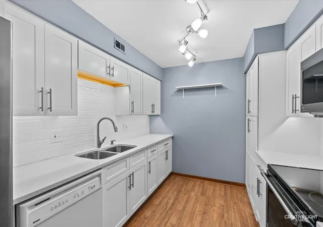 Photo 2 of Condo for sale at 450 W Downer Pl #2A, Aurora, IL 60506 | MLS# 12765034 | Listing updated on 2026-09-21