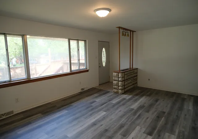 Photo 3 of Single family home for sale at 1400 Eunice Ave, Joliet, IL 60433 | MLS# 12765038 | Listing updated on 2026-09-21