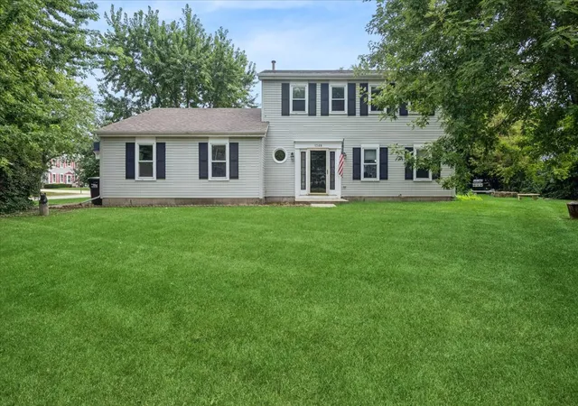 Photo 1 of Single family home for sale at 1348 Loch Lomond Dr, Crystal Lake, IL 60014 | MLS# 12765047 | Listing updated on 2026-10-03
