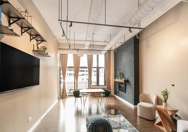 Photo 2 of Condo for sale at 333 W Hubbard St #605, Chicago, IL 60654 | MLS# 12765048 | Listing updated on 2026-09-25