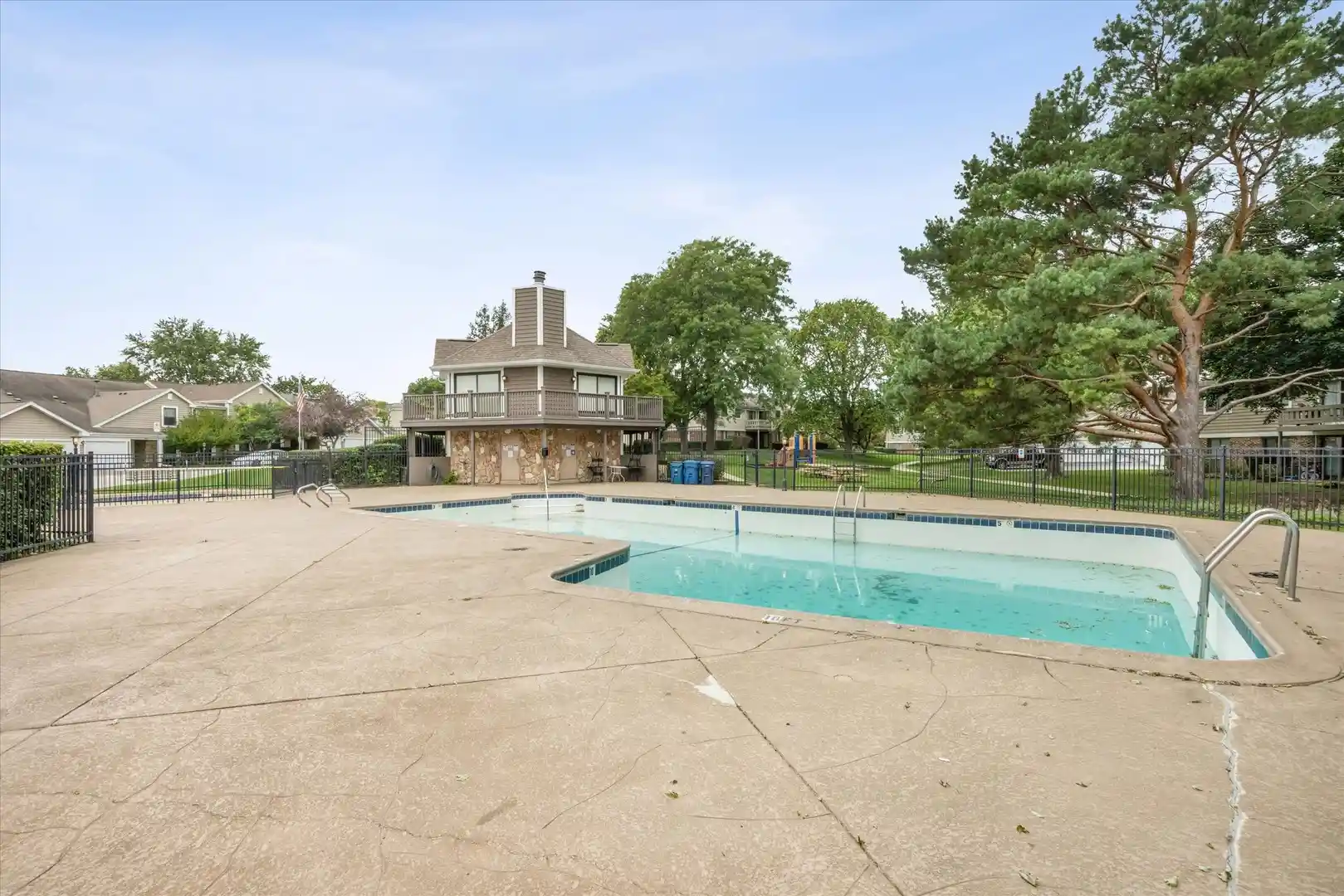 Listing Photo 15 - Condo for sale in 472 Lambert Dr located at 472 Lambert Dr, Schaumburg, IL 60193 - Unit #D1