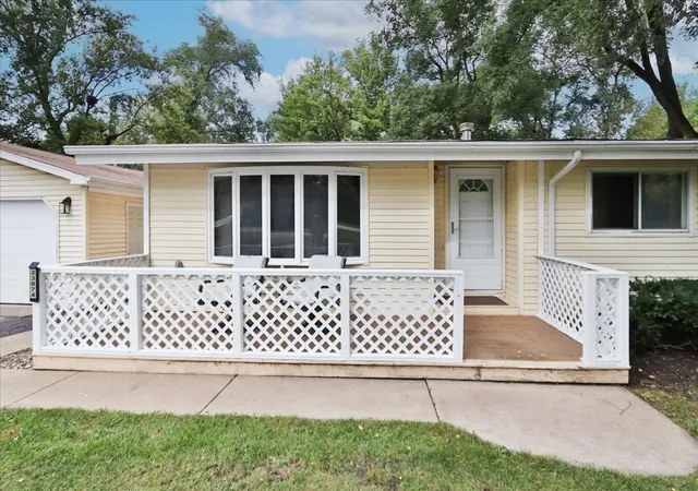 Photo 3 of Single family home for sale at 23874 N Echo Lake Rd, Lake Zurich, IL 60047 | MLS# 12765104 | Listing updated on 2026-09-23