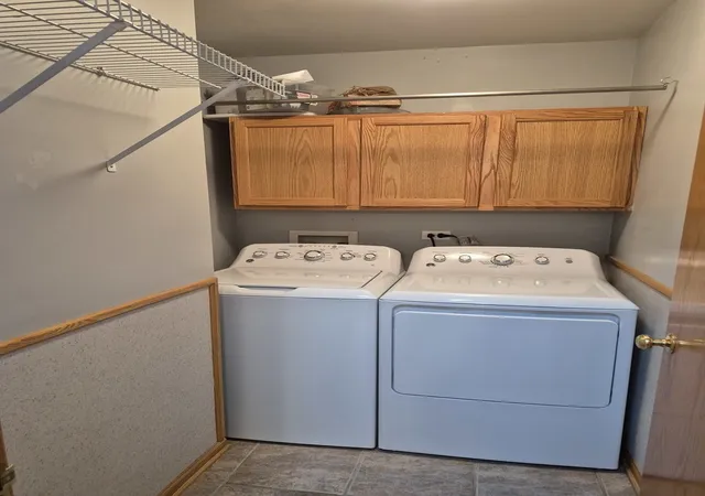 Photo 2 of Townhouse for sale at 9510 Perth Cir, Tinley Park, IL 60487 | MLS# 12765109 | Listing updated on 2026-10-05