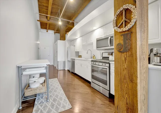 Photo 4 of Condo for sale at 616 W Fulton St #212, Chicago, IL 60661 | MLS# 12765125 | Listing updated on 2026-09-22