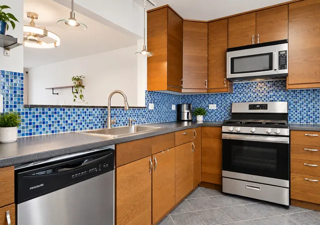 Photo 3 of Townhouse for sale at 2905 Shelly Ln, Aurora, IL 60504 | MLS# 12765127 | Listing updated on 2026-09-27