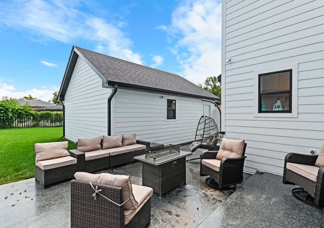 Photo 4 of Single family home for sale at 9859 S 81st Avenue, Palos Hills, IL 60465 | MLS# 12765129 | Listing updated on 2026-09-27