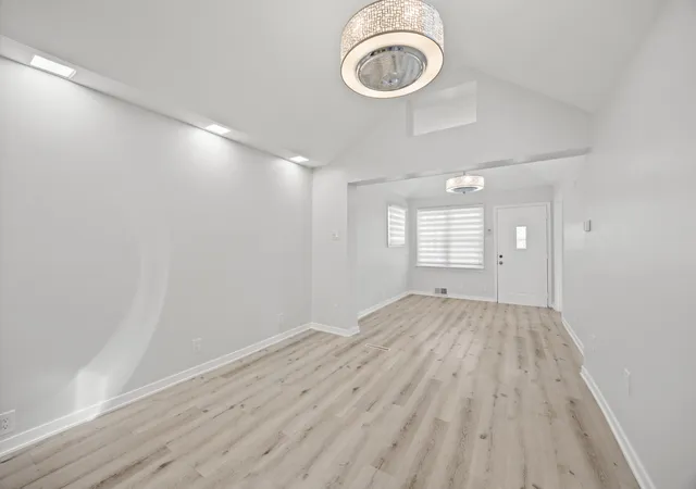 Photo 4 of Single family home for sale at 6130 S Narragansett Ave, Chicago, IL 60638 | MLS# 12765157 | Listing updated on 2026-09-24