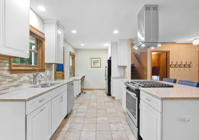 Photo 3 of Single family home for sale at 200 W Council Trl, Mount Prospect, IL 60056 | MLS# 12765169 | Listing updated on 2026-09-24