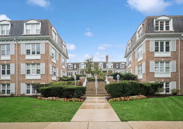 Photo 1 of Condo for sale at 2300 Central St #3, Evanston, IL 60201 | MLS# 12765172 | Listing updated on 2026-10-05