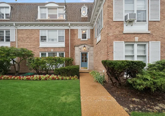Photo 3 of Condo for sale at 2300 Central St #3, Evanston, IL 60201 | MLS# 12765172 | Listing updated on 2026-10-05