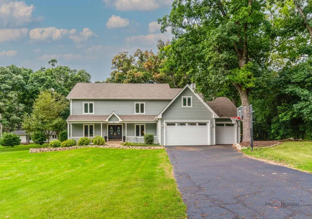 Photo 1 of Single family home for sale at 7225 Red Oak Dr, Crystal Lake, IL 60012 | MLS# 12765180 | Listing updated on 2026-09-28
