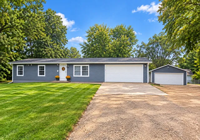 Photo 2 of Single family home for sale at 1585 Joliet Way, Dixon, IL 61021 | MLS# 12765197 | Listing updated on 2026-09-23