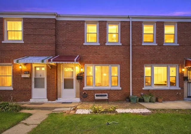 Photo 2 of Townhouse for sale at 4017 W 58th Street, Chicago, IL 60629 | MLS# 12765202 | Listing updated on 2026-10-21
