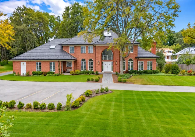 Photo 1 of Mansion for sale at 711 W Old Elm Rd, Lake Forest, IL 60045 | MLS# 12765207 | Listing updated on 2026-09-29
