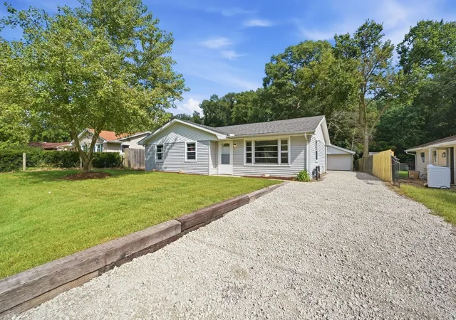 Photo 1 of Single family home for sale at 2027 Roberts St, Wilmington, IL 60481 | MLS# 12765208 | Listing updated on 2026-09-25