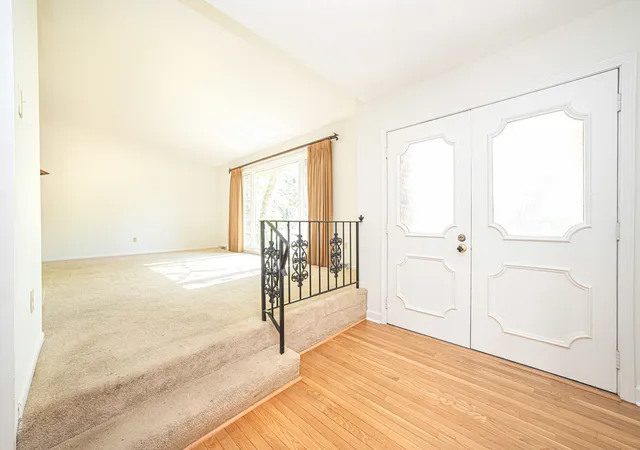 Photo 2 of Single family home for sale at 518 David Dr, Shorewood, IL 60404 | MLS# 12765218 | Listing updated on 2026-09-21