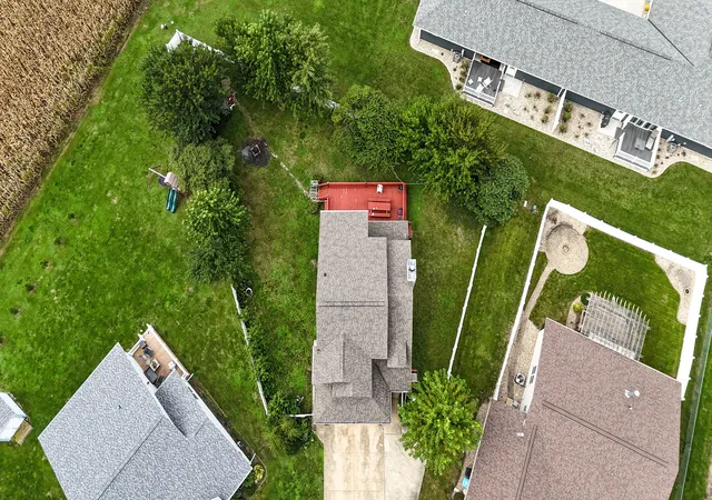 Photo 3 of Single family home for sale at 805 S Lawrence Way, Pontiac, IL 61764 | MLS# 12765229 | Listing updated on 2026-10-04