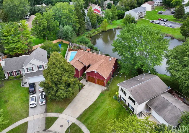 Photo 2 of Single family home for sale at 317 Quist Ct, Grayslake, IL 60030 | MLS# 12765230 | Listing updated on 2026-10-05