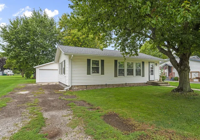 Photo 1 of Single family home for sale at 206 S 3rd Street, Malta, IL 60150 | MLS# 12765231 | Listing updated on 2026-09-30
