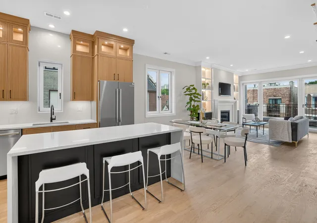Photo 4 of Condo for sale at 2023 W Augusta Blvd #3W, Chicago, IL 60622 | MLS# 12765232 | Listing updated on 2026-09-23