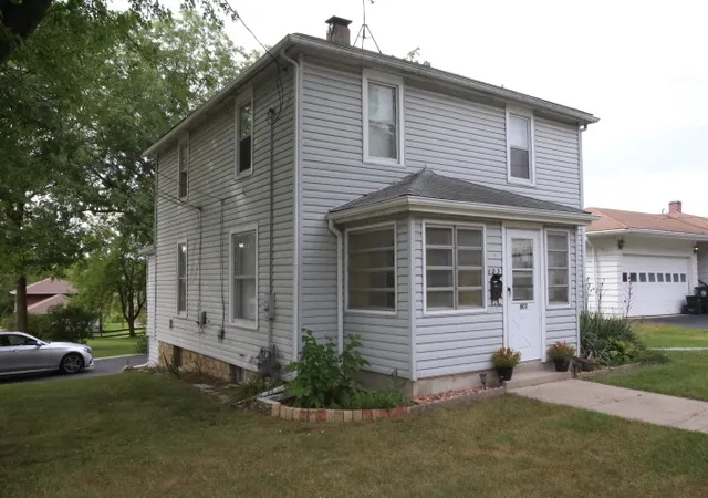 Photo 1 of Single family home for sale at 803 N Washington Ave, Batavia, IL 60510 | MLS# 12765236 | Listing updated on 2026-09-27