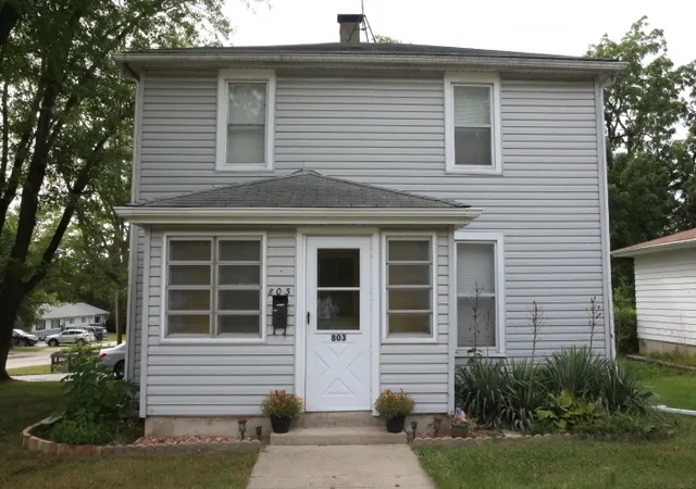 Photo 2 of Single family home for sale at 803 N Washington Ave, Batavia, IL 60510 | MLS# 12765236 | Listing updated on 2026-09-27