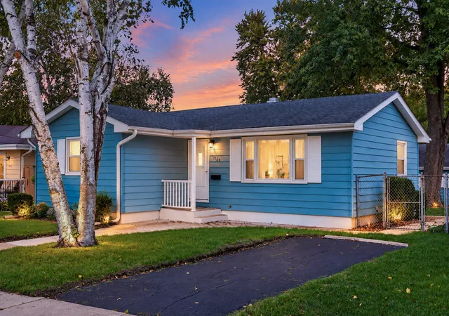 Photo 1 of Single family home for sale at 1124 Townsend St, Sycamore, IL 60178 | MLS# 12765240 | Listing updated on 2026-09-30