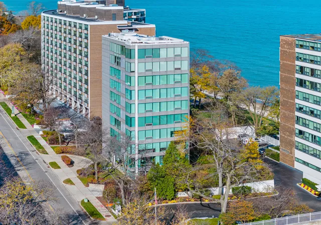 Photo 1 of Townhouse for sale at 1618 Sheridan Rd #PH, Wilmette, IL 60091 | MLS# 12765241 | Listing updated on 2026-09-27