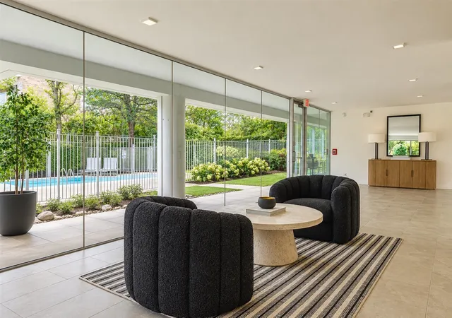 Listing Photo 3 - Condo for sale in building located at 1618 Sheridan Rd, Wilmette, IL 60091 - Unit #PH