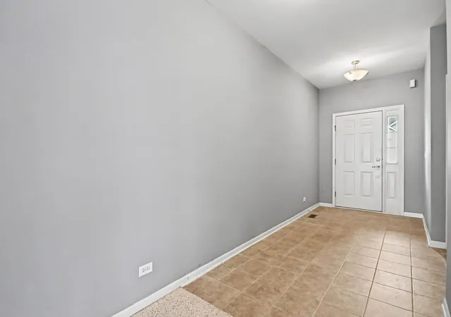 Photo 2 of Townhouse for sale at 8226 Woodview Ave, Joliet, IL 60431 | MLS# 12765243 | Listing updated on 2026-10-04