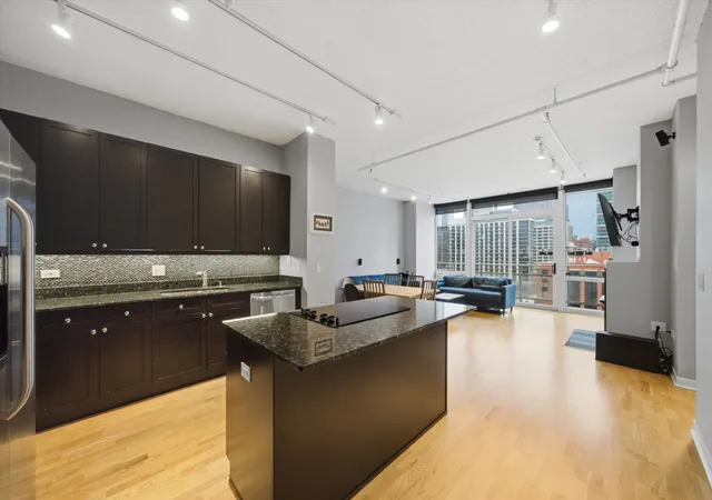 Photo 1 of Condo for sale at 737 W Washington Blvd #904, Chicago, IL 60661 | MLS# 12765250 | Listing updated on 2026-09-22